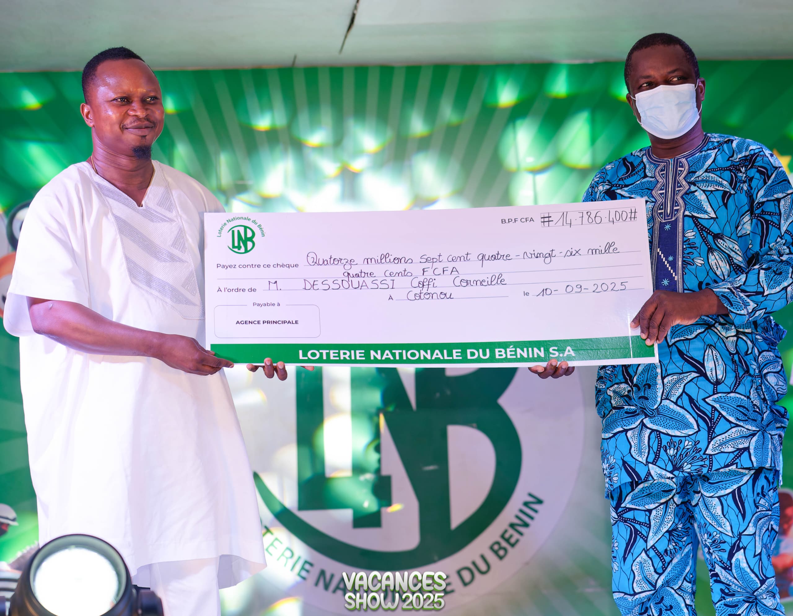 LNB PMU ALR / Remise de chèques de 29.546.100 F CFA aux gagnants du JACKPOT dans l'ordre au Quinté+